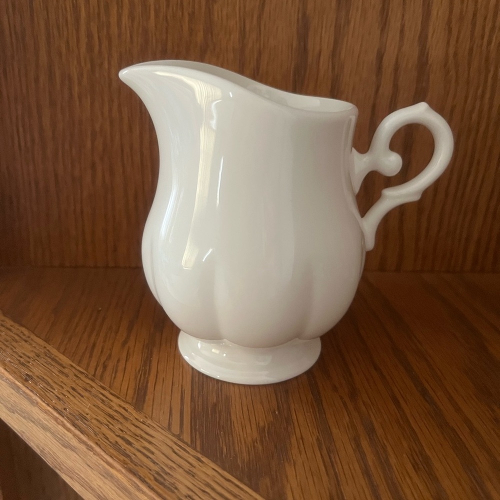 Block Windsor bone China Creamer - Brand Unspecified